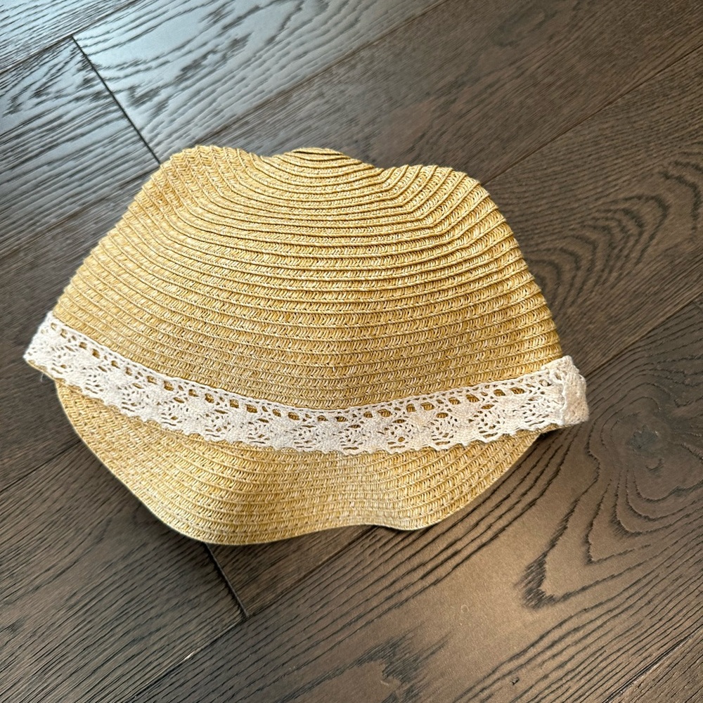 Zara Kids Tan Straw Hat with White Lace